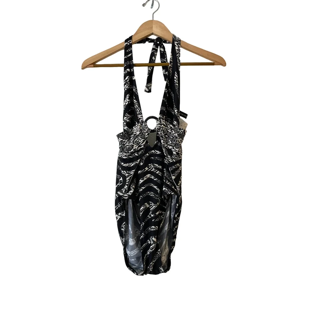 Carmen Marc Valvo Sz. 8 Plunge Deep V-Neck Halter One Piece Swimsuit Ring Detail